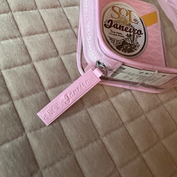 New 💕Clear case Sol de Janeiro - Picture 6 of 7